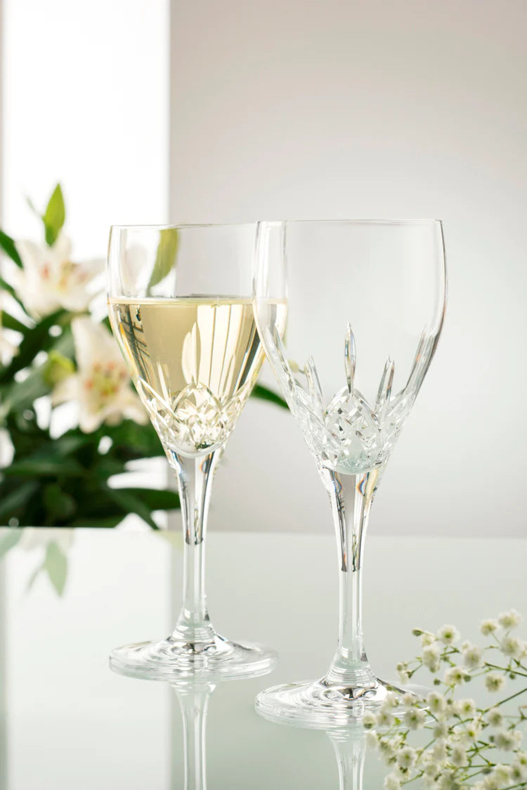 http://www.kingsandqueens.org.uk/cdn/shop/collections/White_Wine_Glasses.webp?v=1656948837